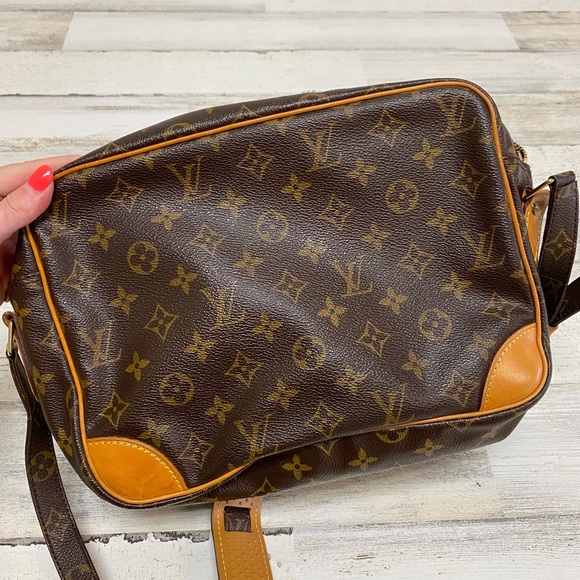 EUC Authentic 🔥 Louis Vuitton Nile crossbody - Picture 10 of 16